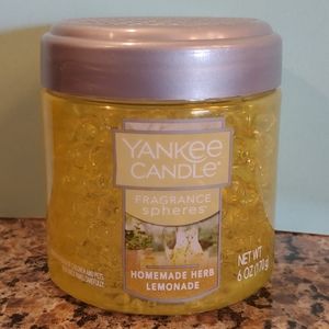 Yankee Candle Homemade Herb Lemonade Fragrance.